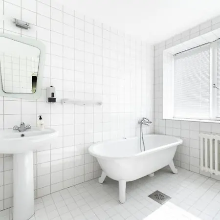 Villa Ernesaks - Private Yard And Grill *