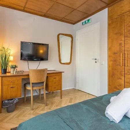 Ernesaks - Private Yard And Grill Villa Talin