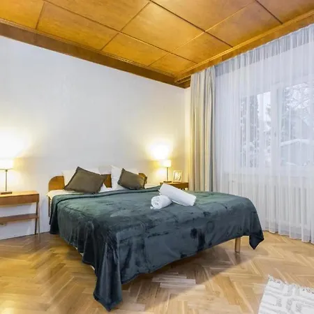 Ernesaks - Private Yard And Grill Villa