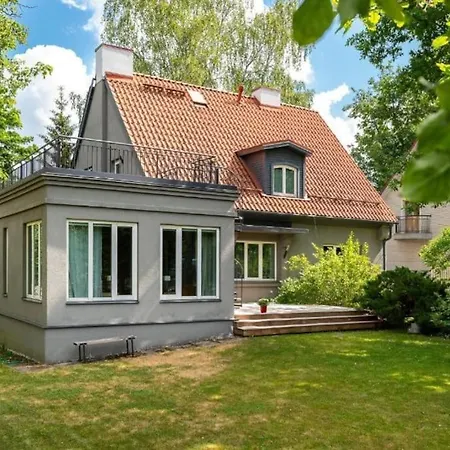 Villa Ernesaks - Private Yard And Grill *